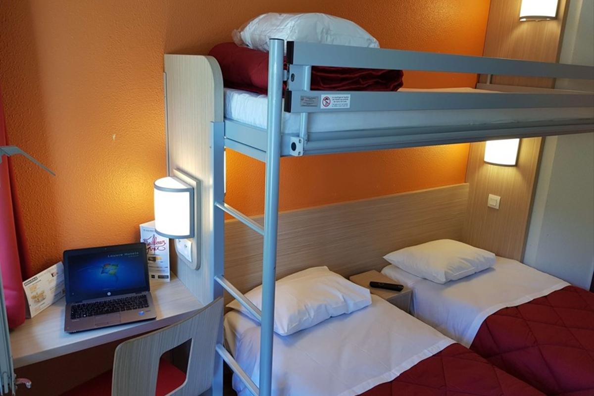 พรีเมียรคลาสลีออนโอเอสทัสซิน Hotel ตาสแซ็ง-ลา-เดอมี-ลูน ภายนอก รูปภาพ
