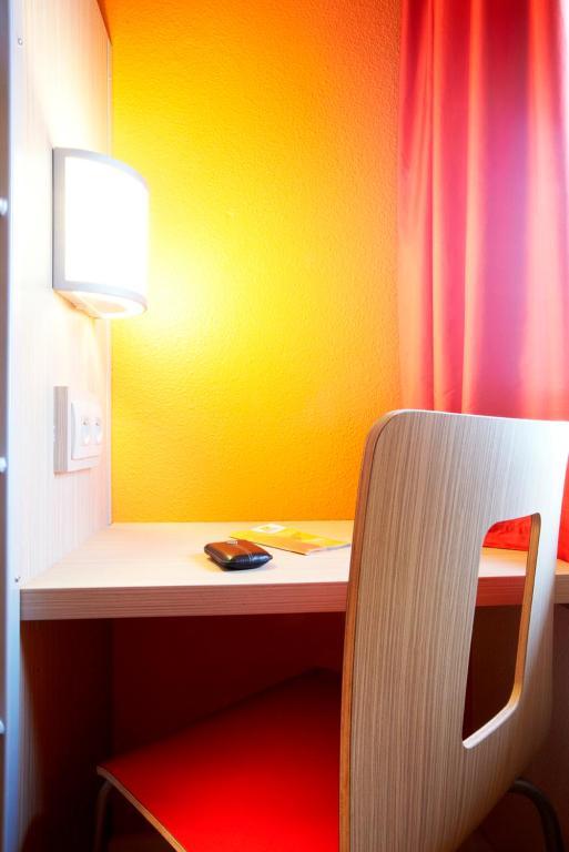 พรีเมียรคลาสลีออนโอเอสทัสซิน Hotel ตาสแซ็ง-ลา-เดอมี-ลูน ภายนอก รูปภาพ
