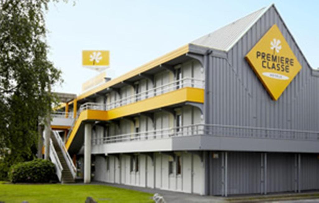 พรีเมียรคลาสลีออนโอเอสทัสซิน Hotel ตาสแซ็ง-ลา-เดอมี-ลูน ภายนอก รูปภาพ