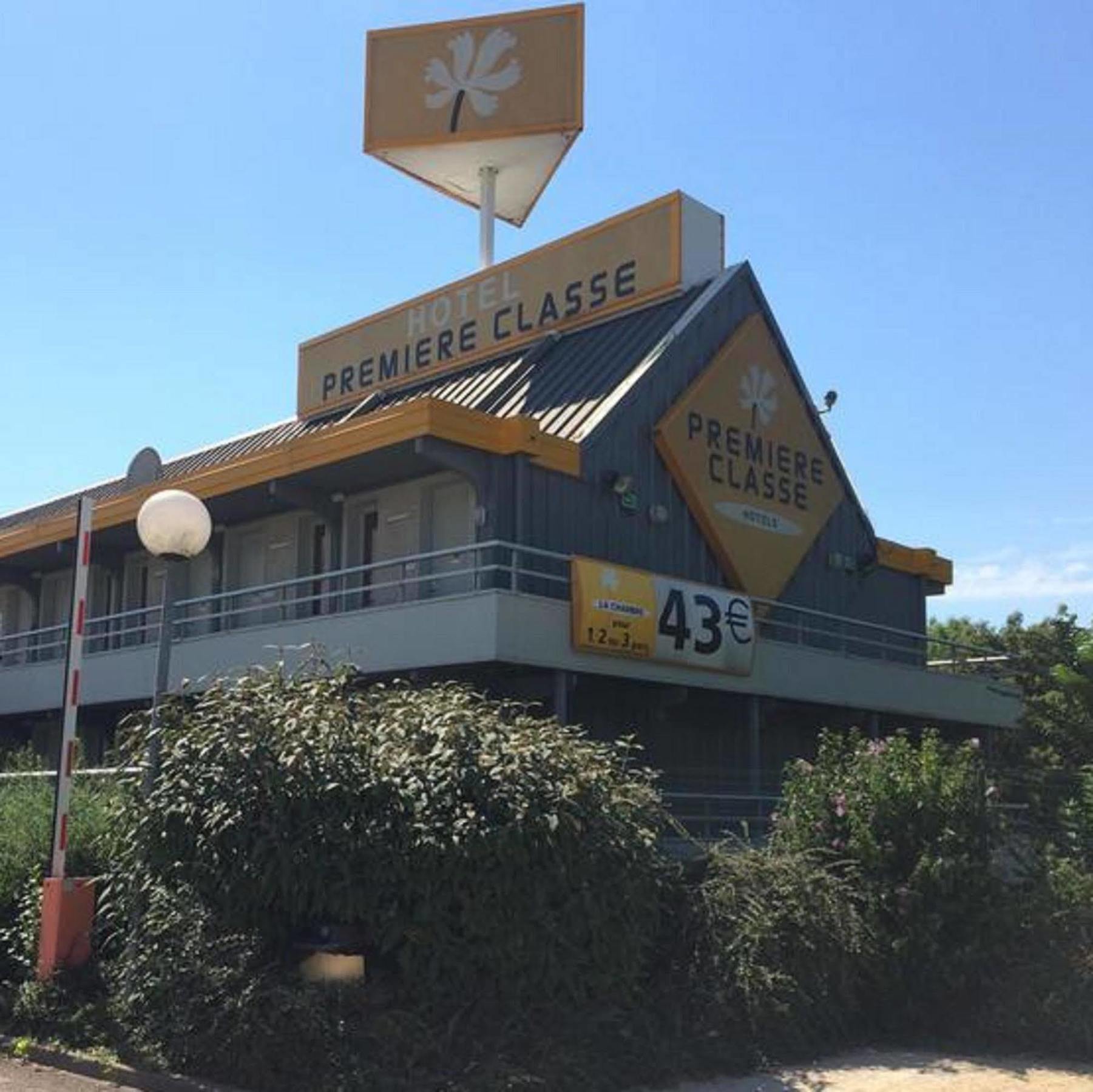 พรีเมียรคลาสลีออนโอเอสทัสซิน Hotel ตาสแซ็ง-ลา-เดอมี-ลูน ภายนอก รูปภาพ